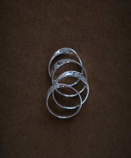 curve diamond ring