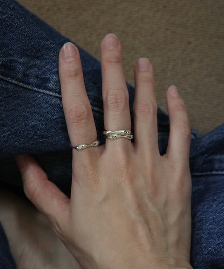 4dot cz ring