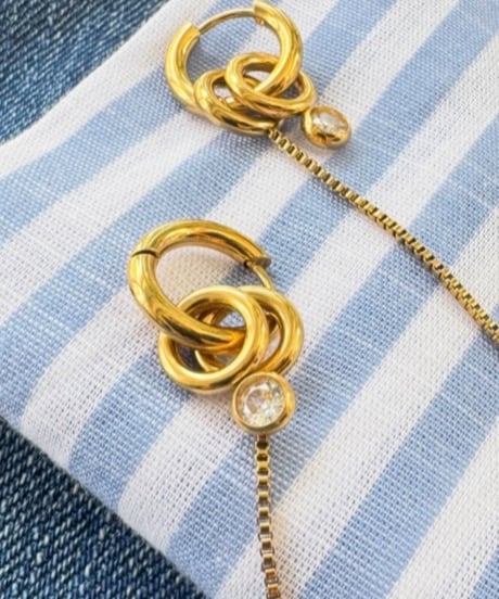 ロングチェーンピアス