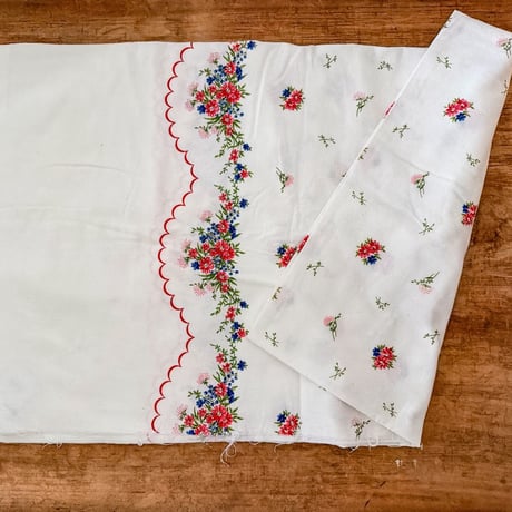 ハギレ(小花刺繍)