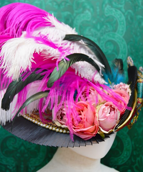 kki.2758　MADAME HARLEQUIN  HAT。