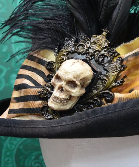 kki.2754　VOODOO STRIPE MOURNING HAT。