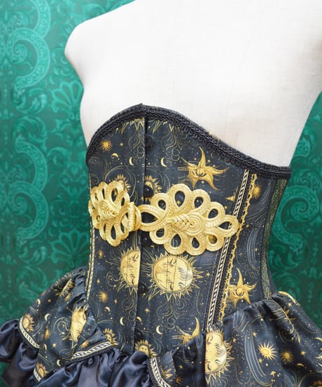 kki.2743　Midnight Carnival フリルウエストコルセット。
