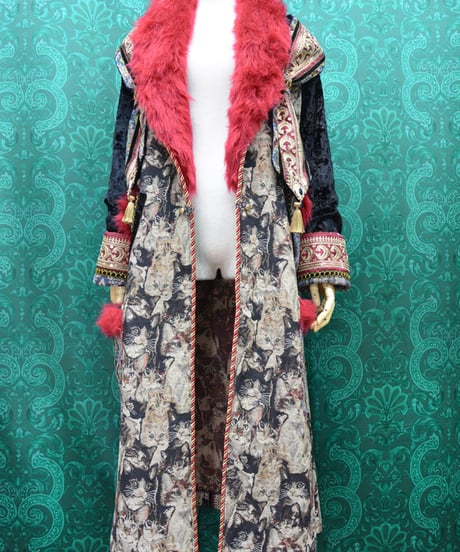 kki.2755　MISTRESS OF CATS GOWN。