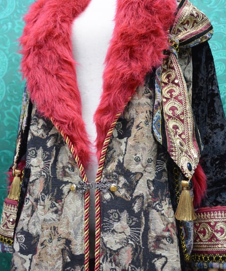 kki.2755　MISTRESS OF CATS GOWN。