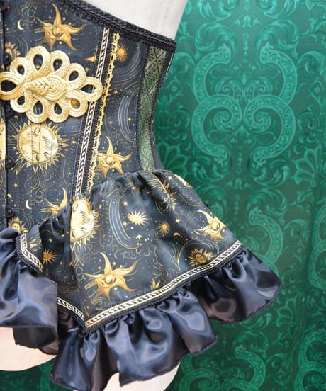 kki.2743　Midnight Carnival フリルウエストコルセット。
