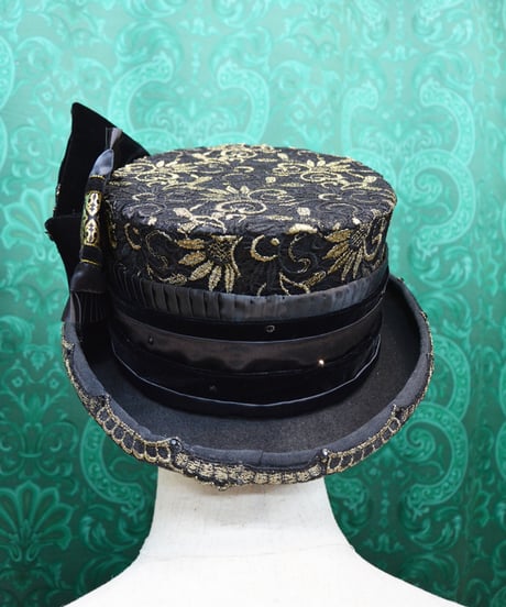 kki.2756　Elegant black and gold low silk  HAT。
