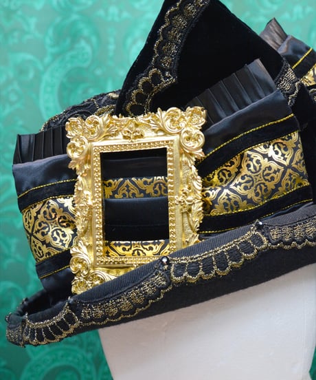 kki.2756　Elegant black and gold low silk  HAT。