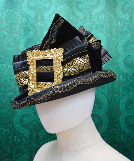 kki.2756　Elegant black and gold low silk  HAT。