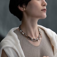 シェルのボリュームネックレス