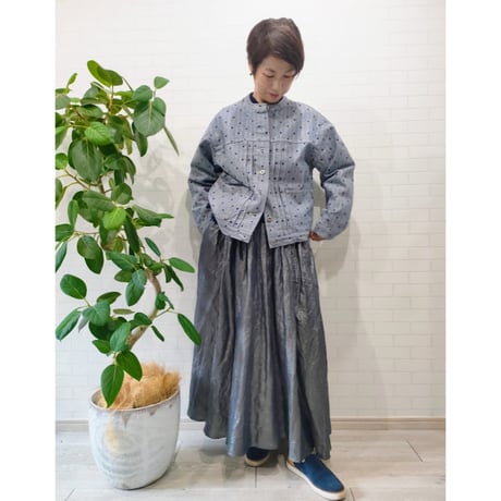 ドット刺繍柄ヘリンボーンデニムノーカラーＧジャン
