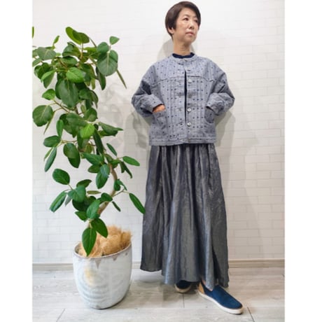 ドット刺繍柄ヘリンボーンデニムノーカラーＧジャン