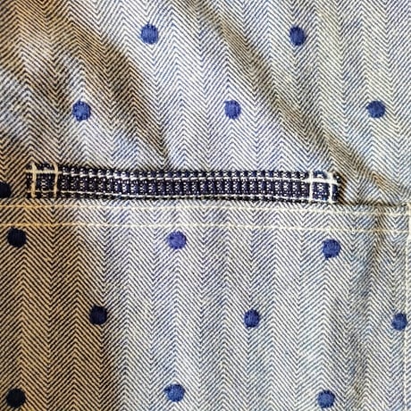 ドット刺繍柄ヘリンボーンデニムノーカラーＧジャン