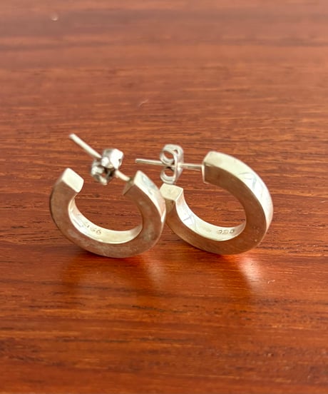 シルバー　ピアス