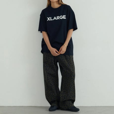 XLARGE | RHINESTONE LOGO S/S TEE(BLACK)