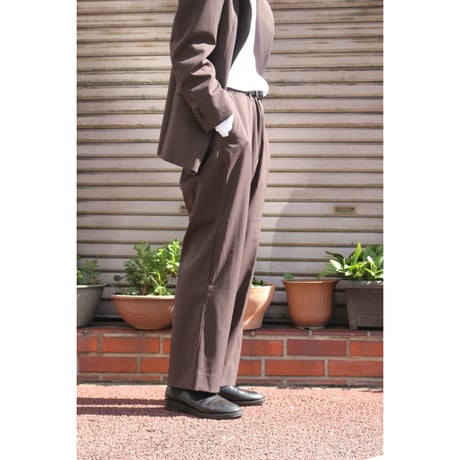 SEDAN ALL-PURPOSE| Action Pleats Easy Trousers (Dark Brown)