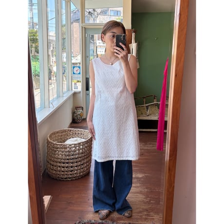 sleeve less cutwork lace dress