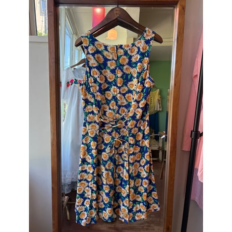 made in California sunflower design midi dress ⚪️