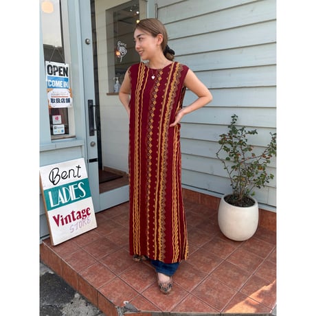 sleeveless dress