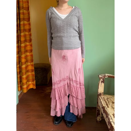 embroidery  design long skirt