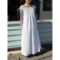 lace design sleevesless dress