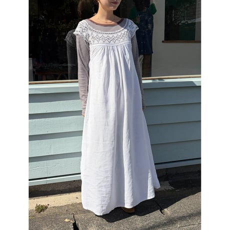 lace design sleevesless dress