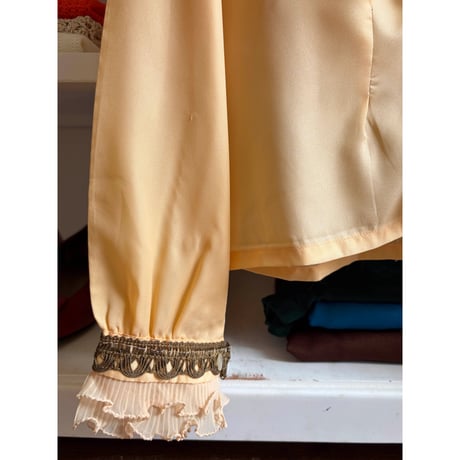 frill design blouse