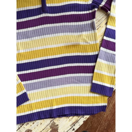 zip up border sweater