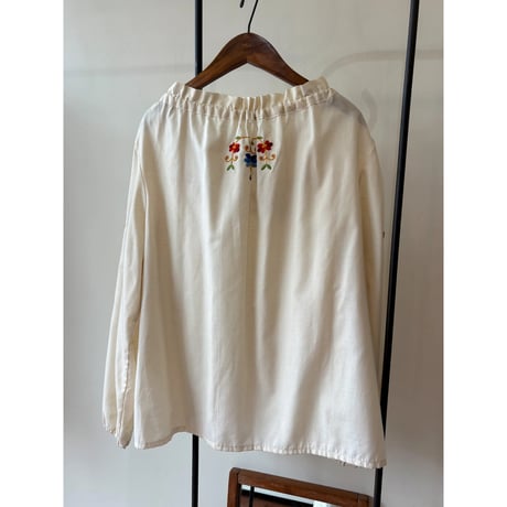 embroidery blouse
