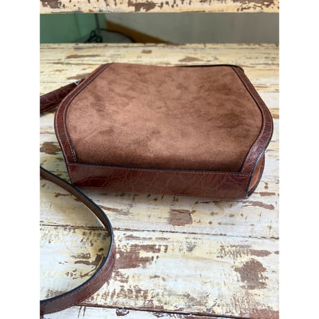 suède shoulder bag
