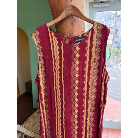 sleeveless dress