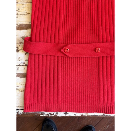 sleeveless knit tops with belt