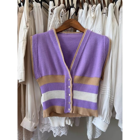 knit vest ⚪️