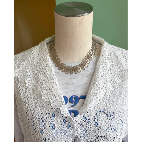 60s-70s white floral lace over blouse
