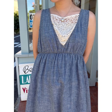 crochet design denim dress ⚪️