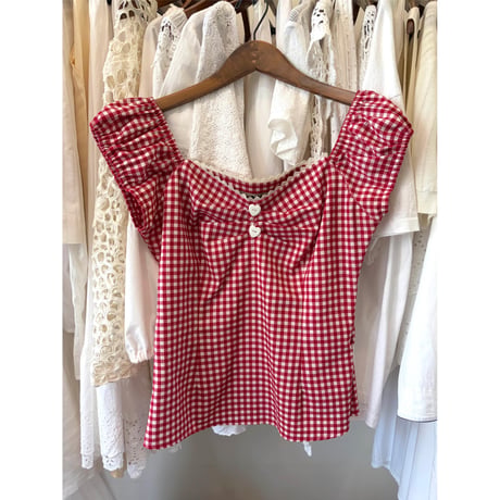 heart button gingham check tops
