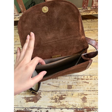 suède shoulder bag