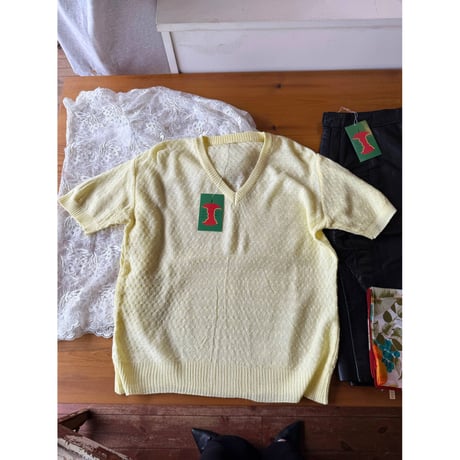 yellow s/s knit tops