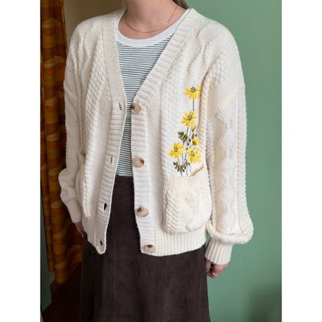embroidery cable  knit cardigan