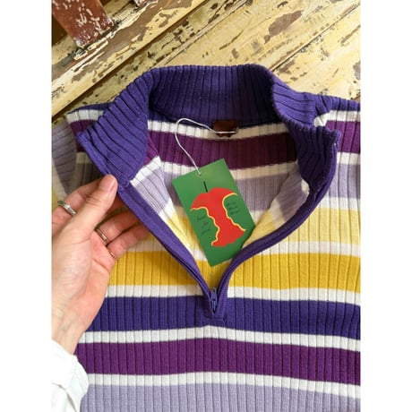 zip up border sweater