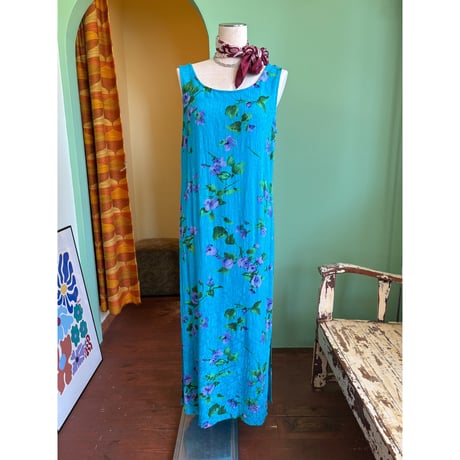 sleeveless long dress