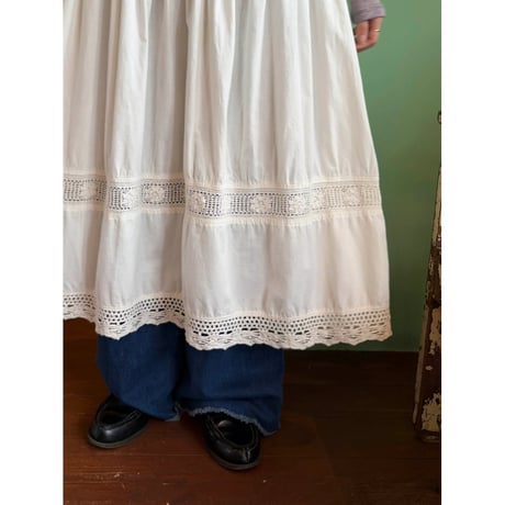 lace design sleeveless dress