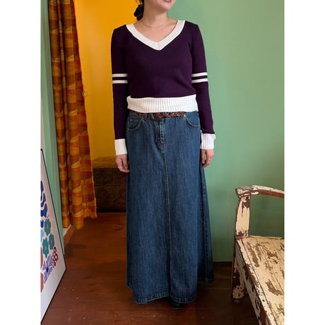 v neck line sweater