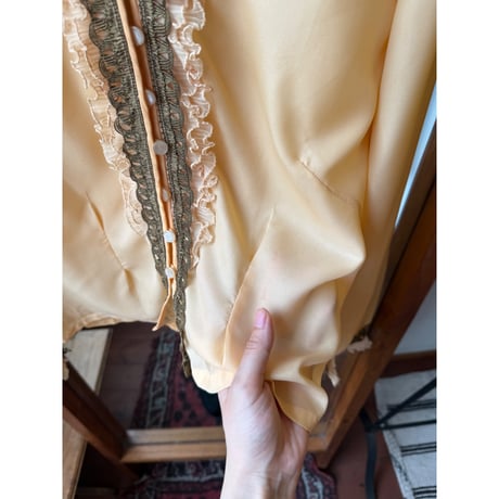 frill design blouse