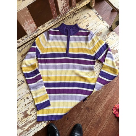 zip up border sweater