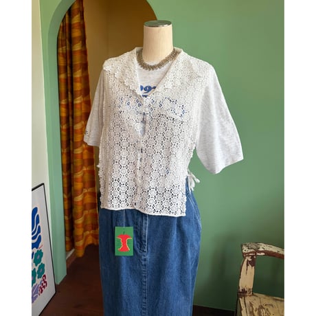 60s-70s white floral lace over blouse