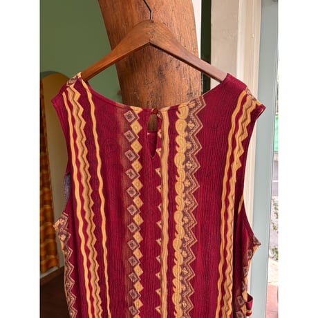 sleeveless dress