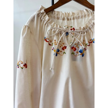 embroidery blouse