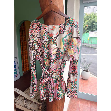 floral design blouse