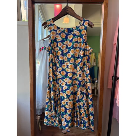 made in California sunflower design midi dress ⚪️